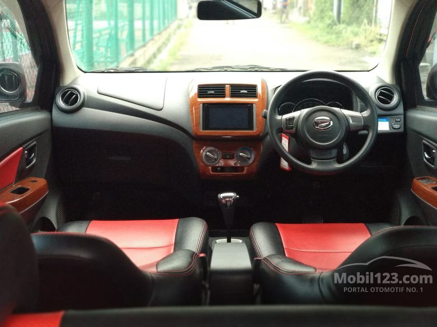 Jual Mobil Daihatsu Ayla 2017 R Deluxe 1 2 di Jawa Barat 