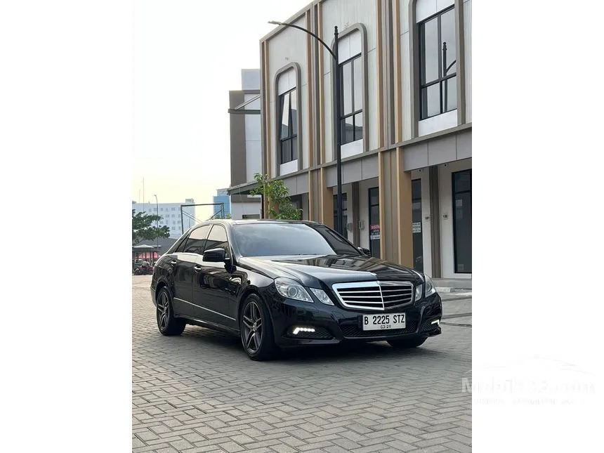 2010 Mercedes-Benz E300 Avantgarde AMG Sedan