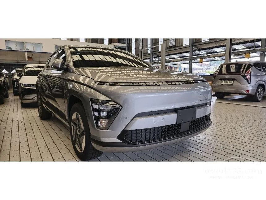 Jual Mobil Hyundai Kona 2024 Electric Prime Standard Range di Jawa Barat Automatic Wagon Silver Rp 500.000.000