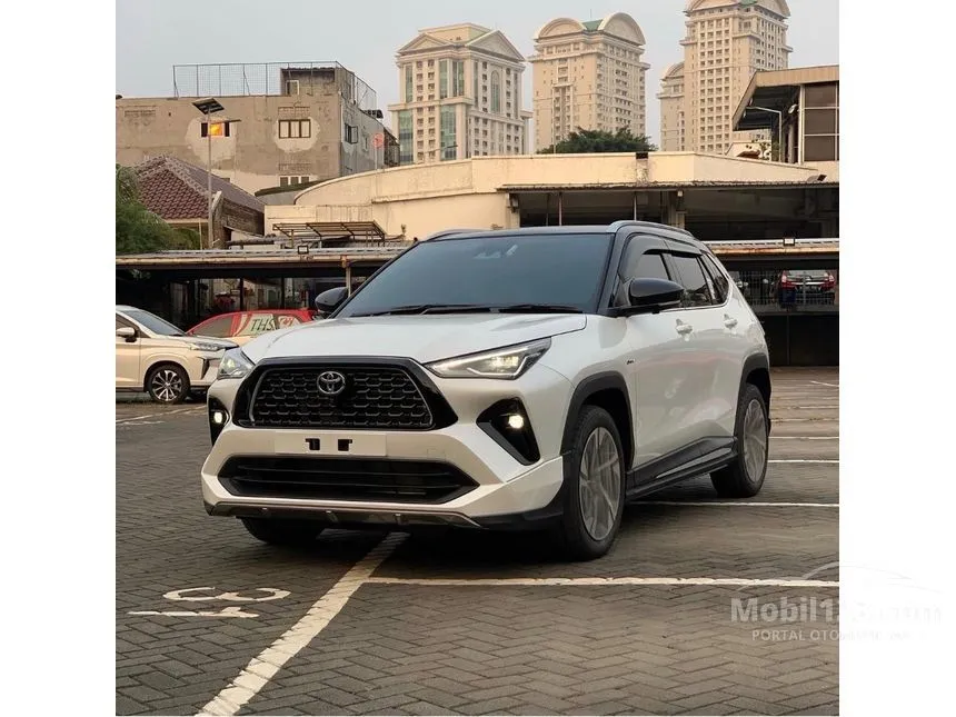 2025 Toyota Yaris Cross S HV with GR Parts Aero Pkg(Prem Clr) SUV