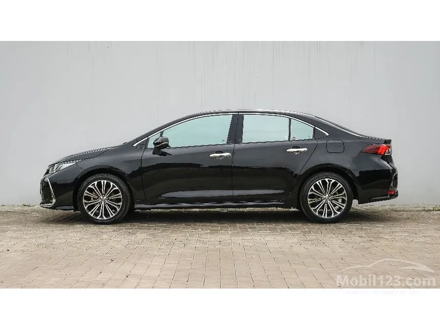 2021 Toyota Corolla Altis V Sedan