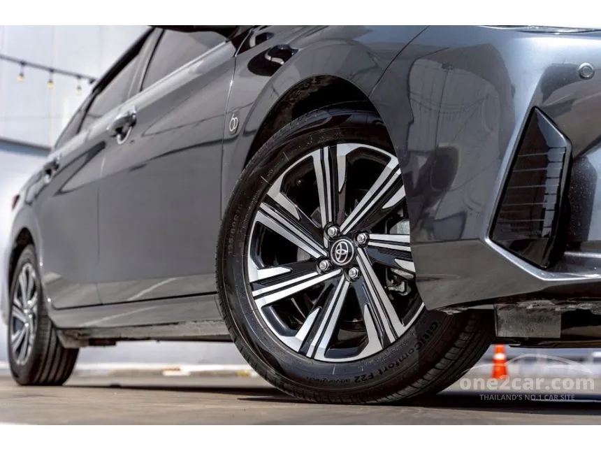 2023 Toyota Yaris Ativ Premium Luxury Sedan