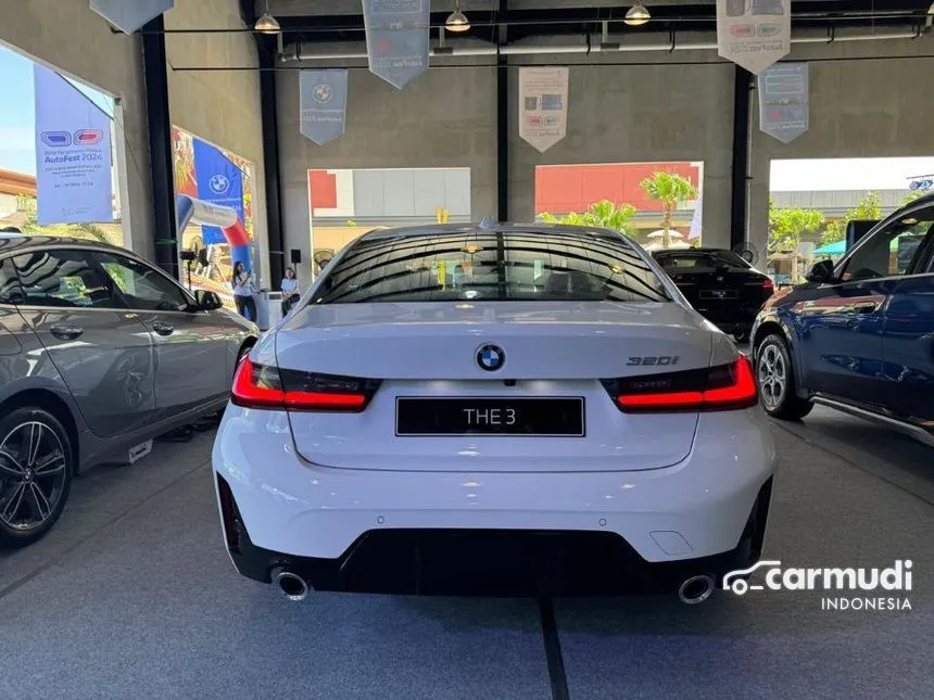 2025 BMW 320i M Sport Sedan