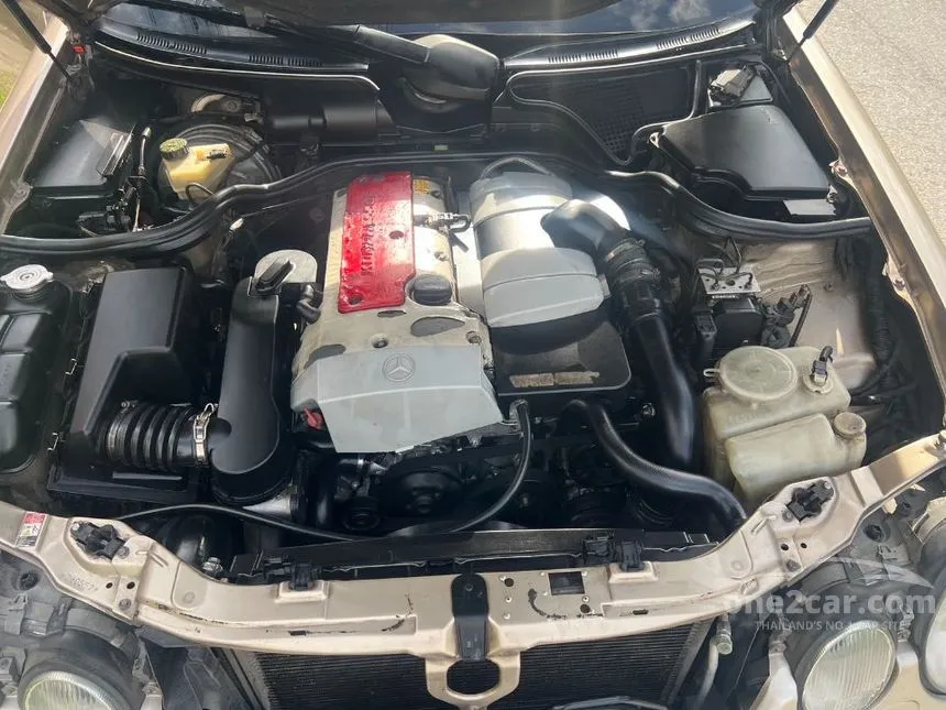 2002 Mercedes-Benz E200 Kompressor Sedan