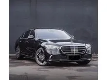 2023 Mercedes-Benz S450L 3.0 Luxury 4MATIC Sedan BLACK ON BLACK. LOW KM 4,xxx ONLY. ANTIK V223 MERCY S 450 L First Hand. CASH PRICE BEST DEAL NEGO