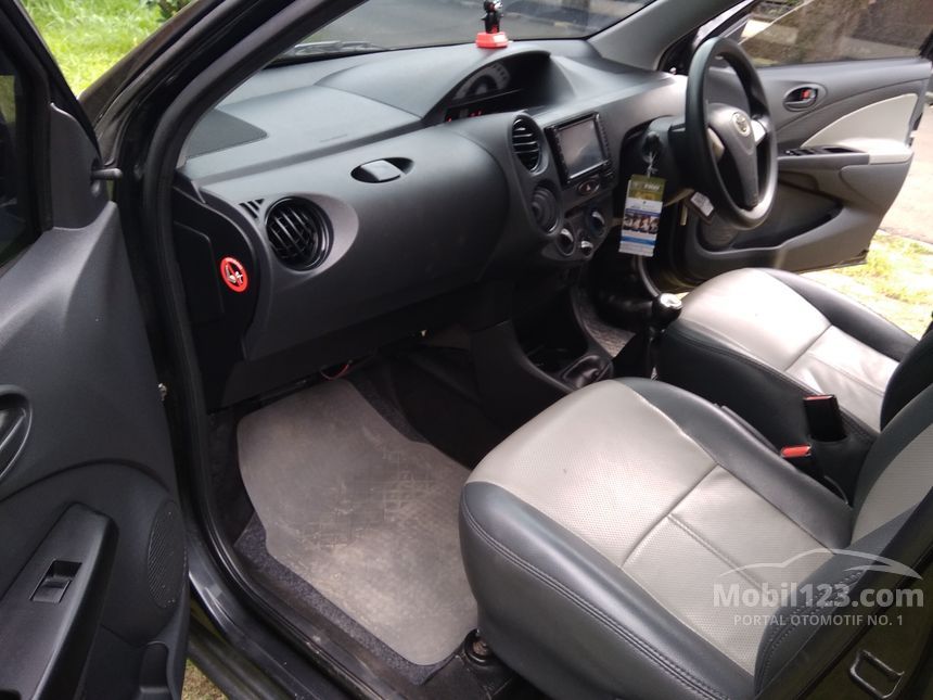 Jual Mobil Toyota Etios 2013  1 2 di Jawa Barat Manual 