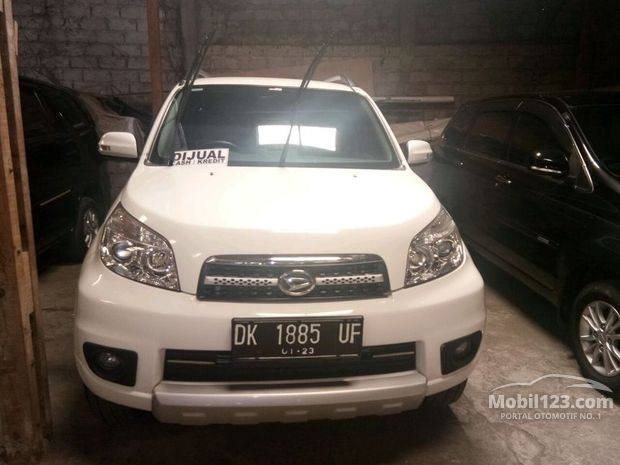 Daihatsu Mobil  bekas  dijual  di  Denpasar  Bali  Indonesia 