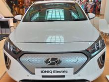 Promo spektakuler Hyundai Ioniq diskon terbesar DP terendah angsuran termurah khusus Pemesanan bulan ini free wallmount charger senilai 30 jt