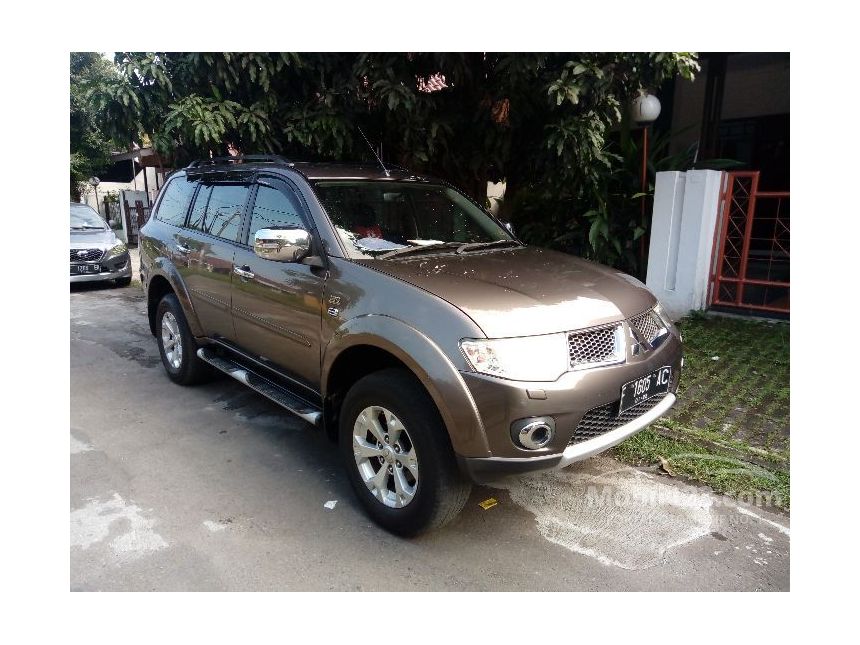 2011 Mitsubishi Pajero Sport Dakar SUV