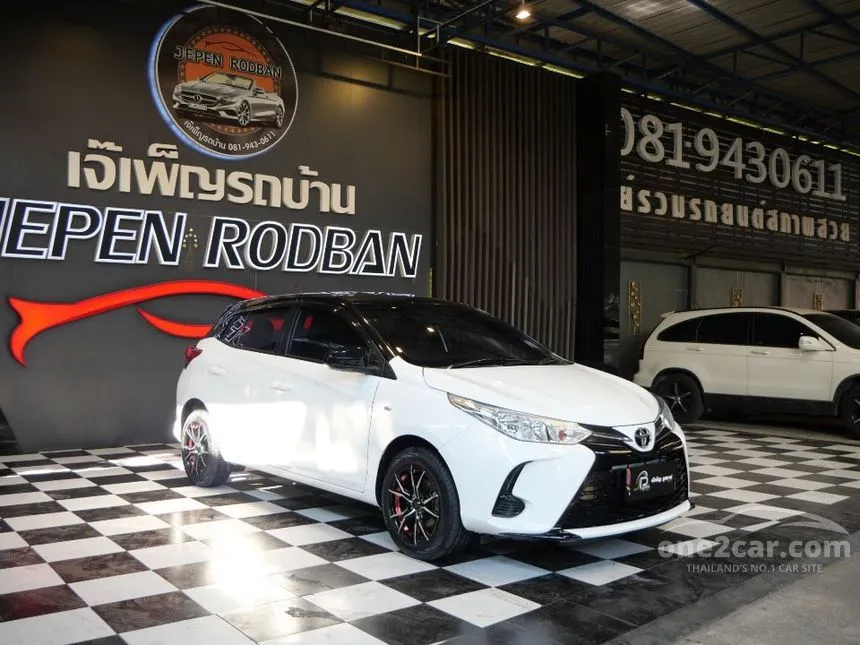 2021 Toyota YARIS Entry Hatchback