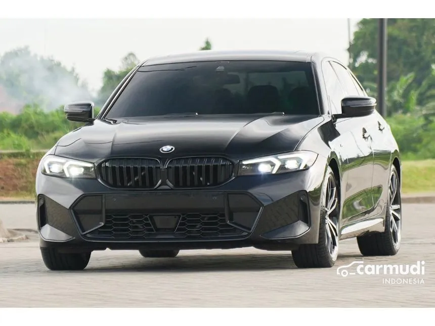 2023 BMW 330i M Sport Pro Sedan