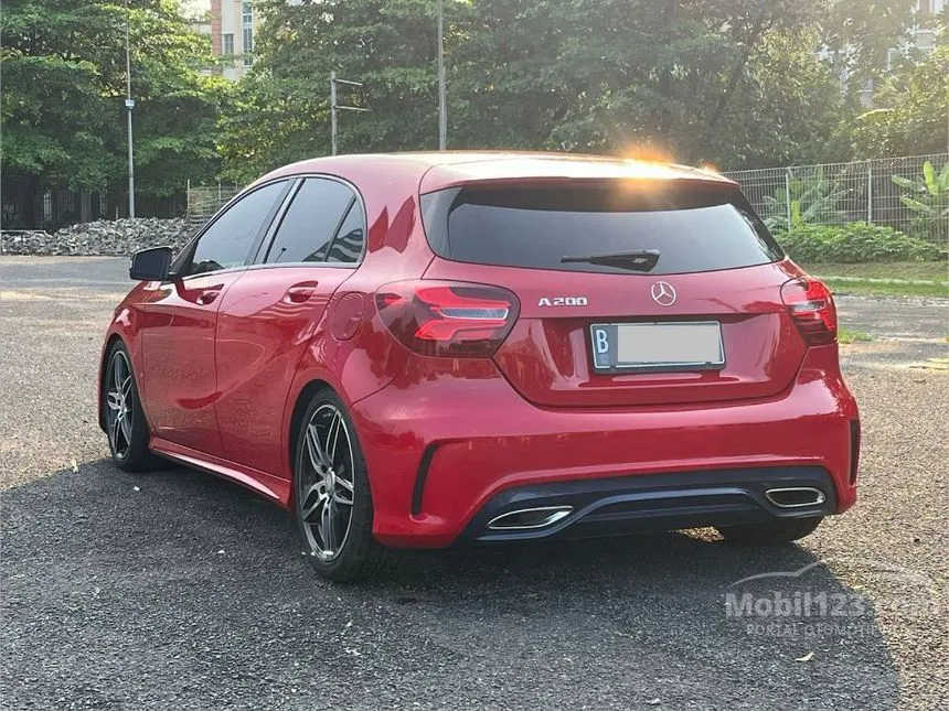2015 Mercedes-Benz A200 Urban Hatchback