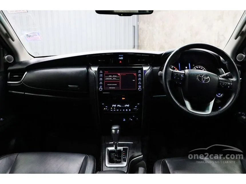 2022 Toyota FORTUNER Leader V SUV