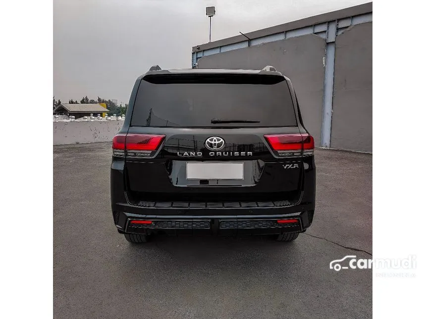 2024 Toyota Land Cruiser 300 VX-R SUV