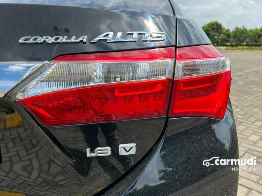 2014 Toyota Corolla Altis V Sedan