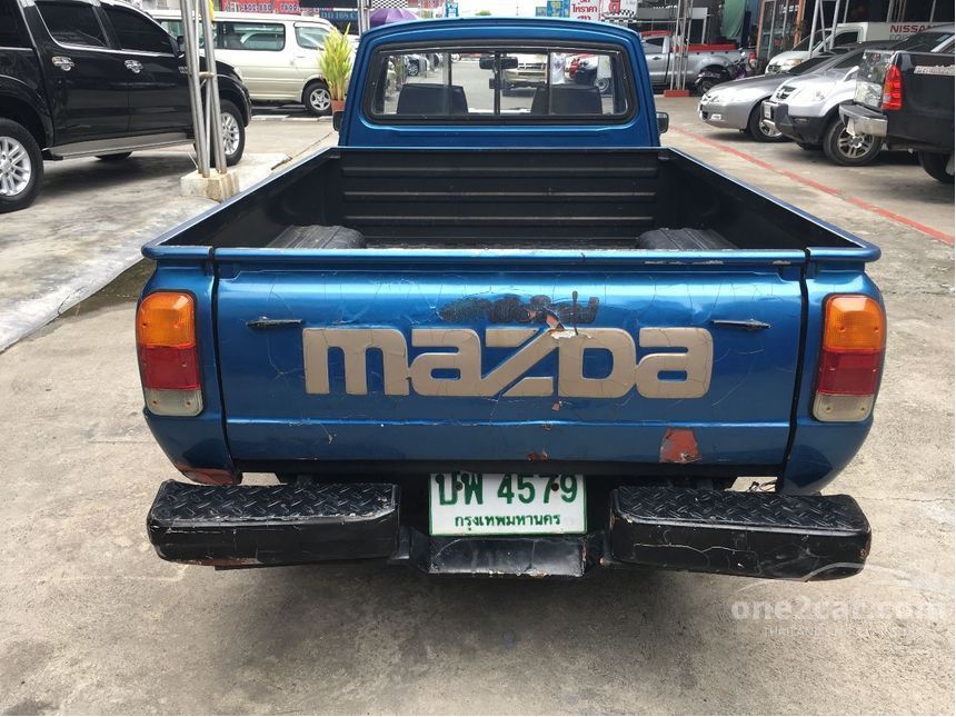 Mazda familia 1990