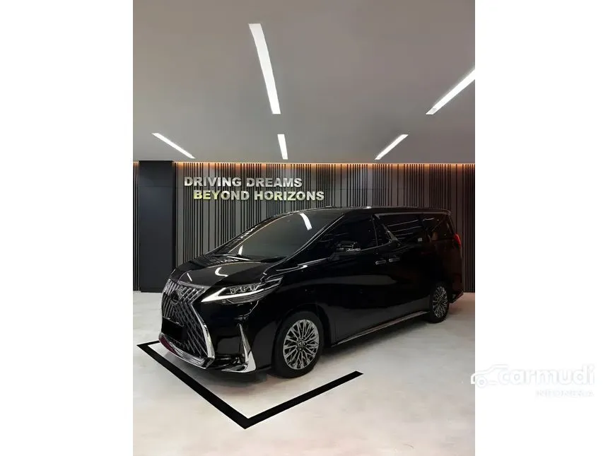 2022 Lexus LM 350 7 Seater MPV