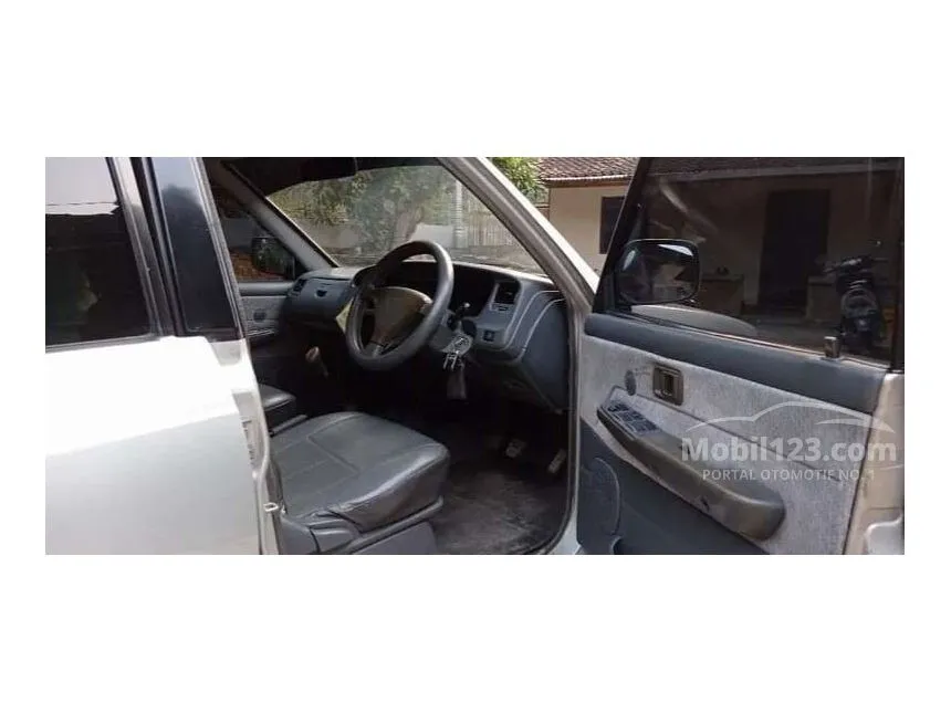 2000 Toyota Kijang Minibus GL Long (LGX) MPV