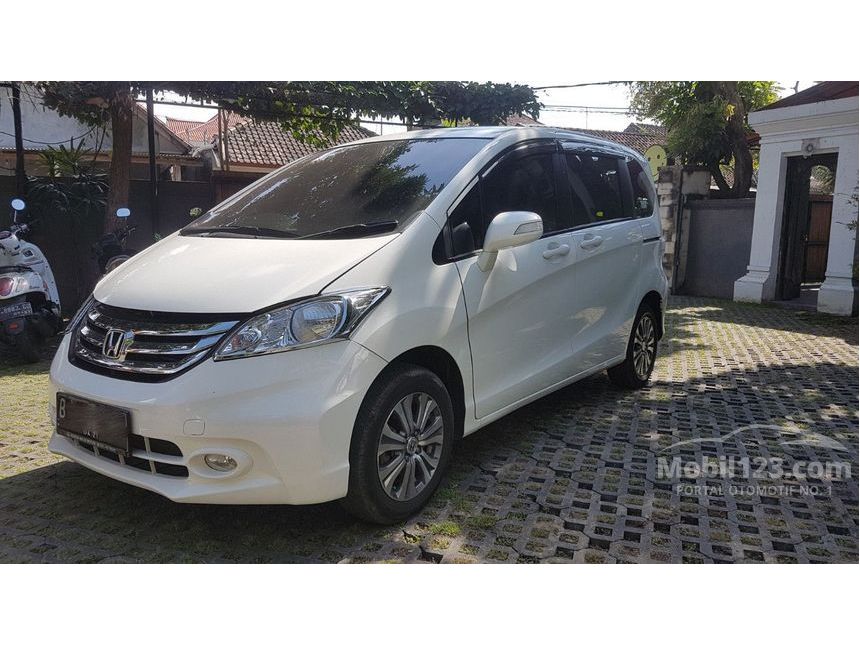 Jual Mobil Honda Freed 2016 E 1.5 di Bali Automatic Wagon 