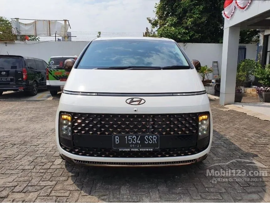 Jual Mobil Hyundai Staria 2024 Signature 9 2.2 di DKI Jakarta Automatic Wagon Putih Rp 889.000.000