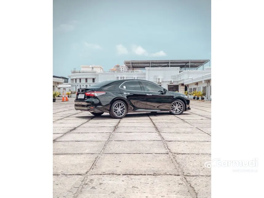 2022 Toyota Camry V Sedan