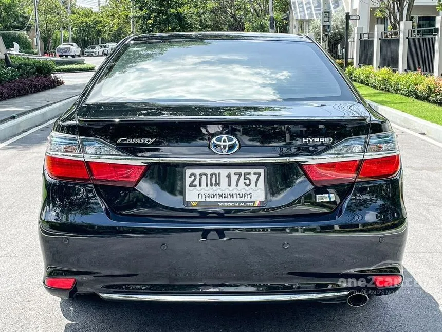 2016 Toyota Camry Hybrid Sedan