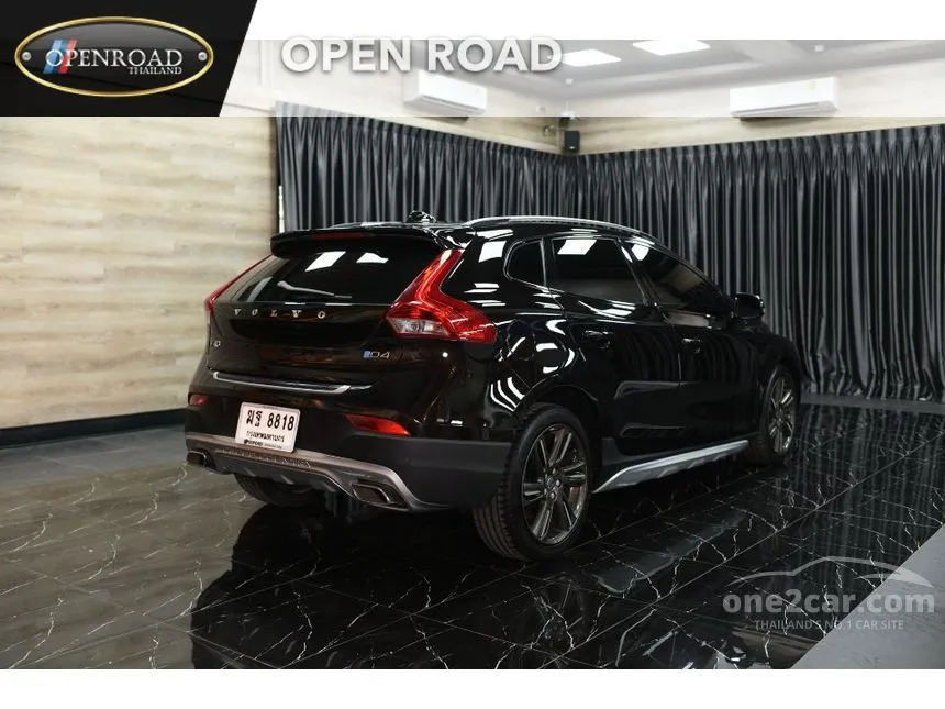 2017 Volvo V40 D4 Cross Country Wagon