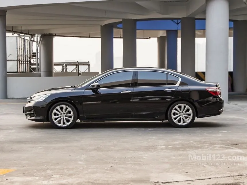 2016 Honda Accord VTi-L Sedan