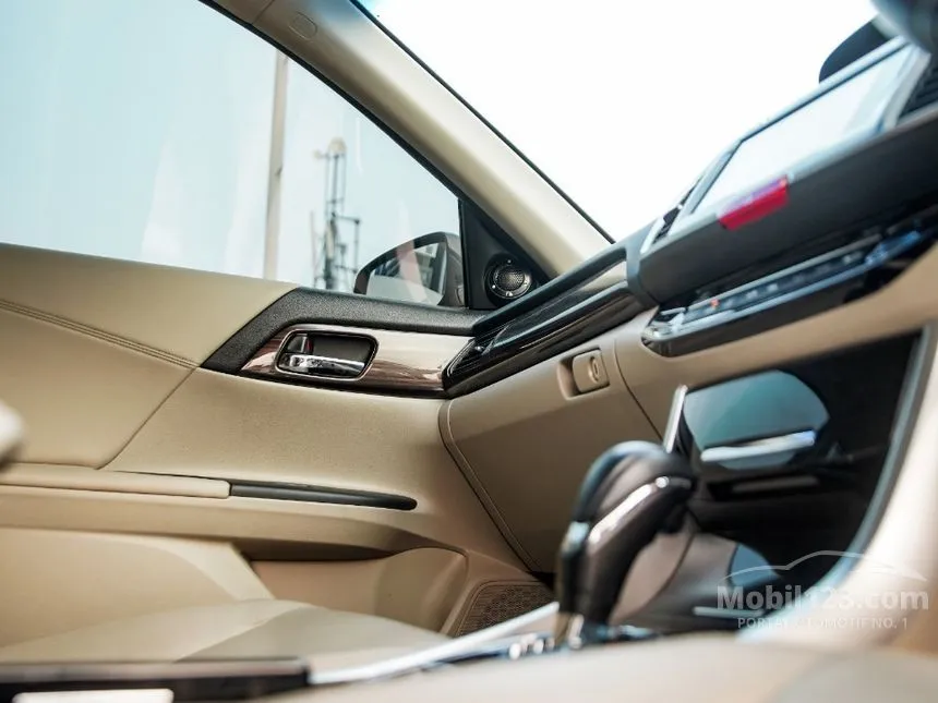 2016 Honda Accord VTi-L Sedan