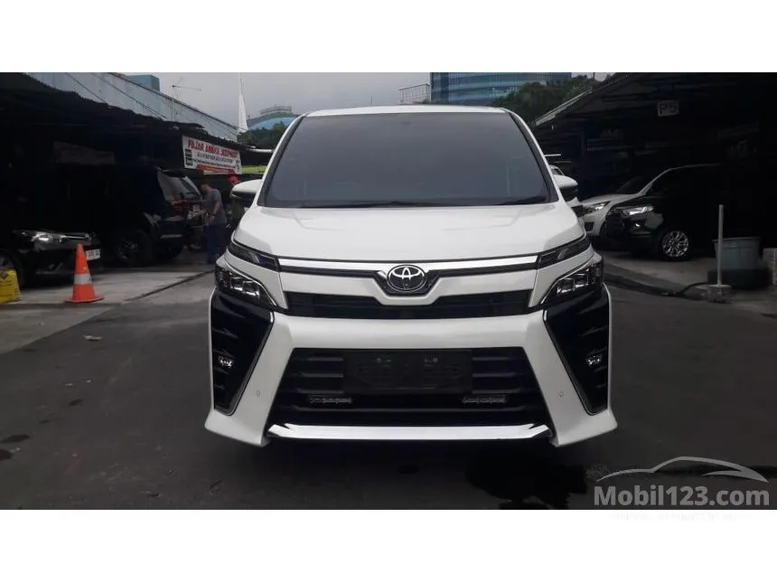 Jual Mobil Toyota Voxy 2020 2.0 di DKI Jakarta Automatic Wagon Putih Rp 375.000.000