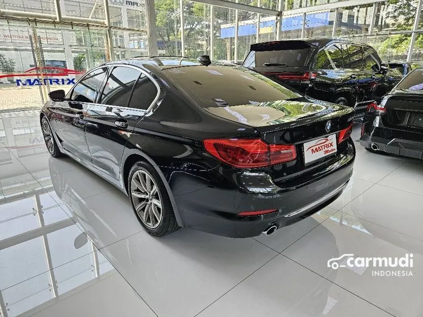 2018 BMW 520i Luxury Sedan