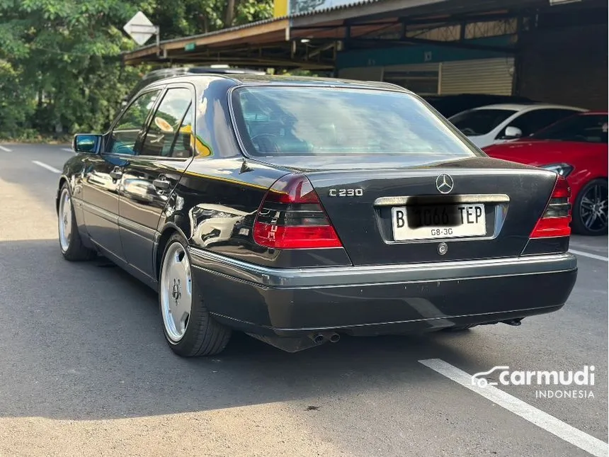 1997 Mercedes-Benz C230 Kompressor Sedan
