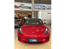 2020 Tesla Model 3 Standard Range Plus Red on Black