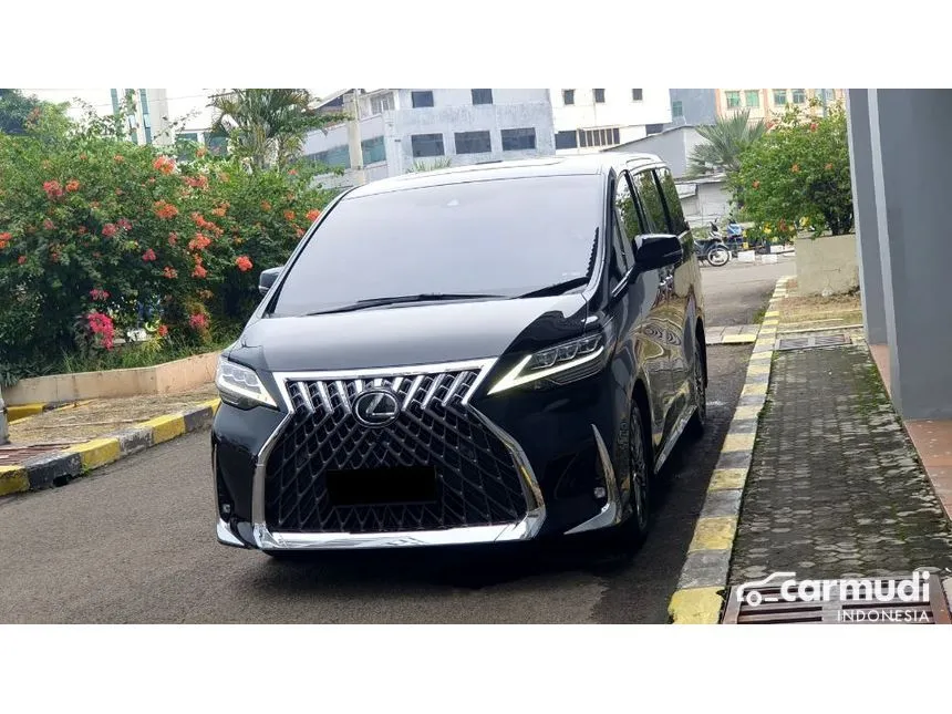 2020 Lexus LM 350 4 Seater MPV