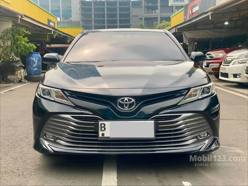 2020 Toyota Camry V Sedan