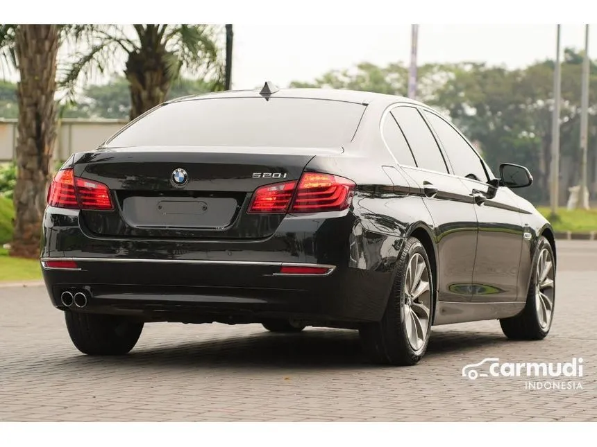 2017 BMW 520i Luxury Sedan