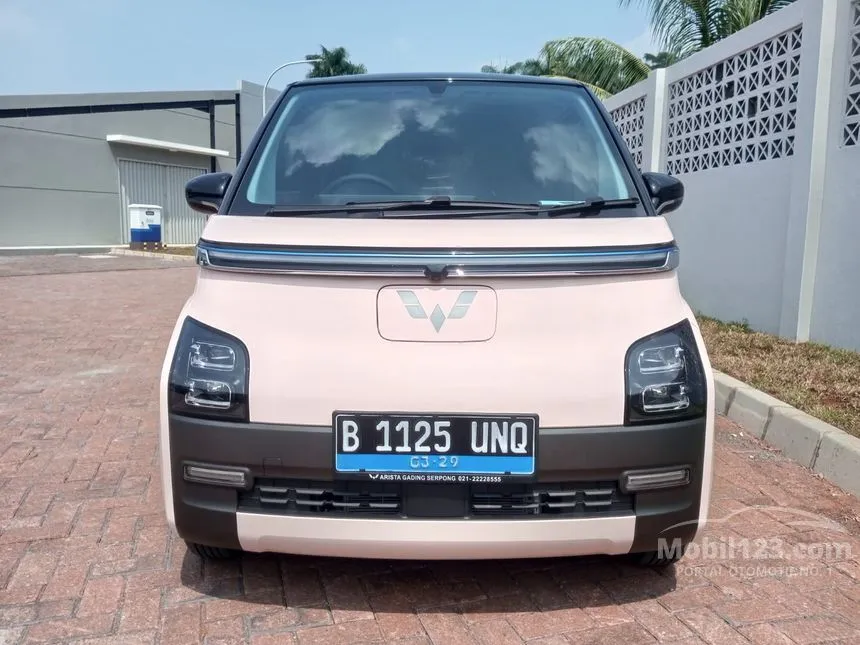 Jual Mobil Wuling EV 2024 Air ev Charging Pile Long Range di Banten Automatic Hatchback Marun Rp 220.000.000