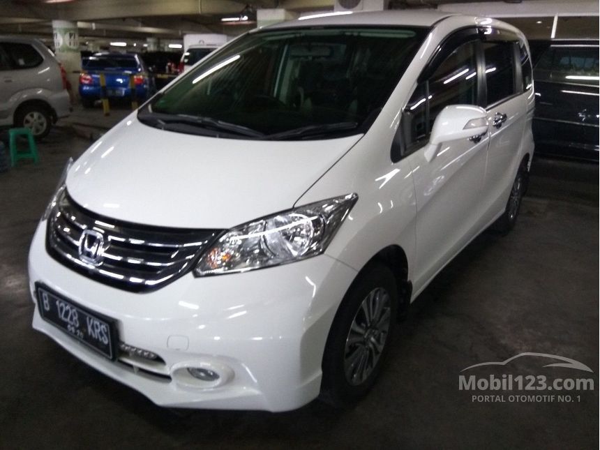 honda freed e 2015