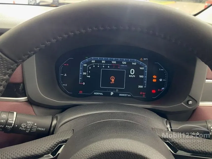 2026 Mitsubishi Xpander Cross Premium (Quartz White Pearl) MPV