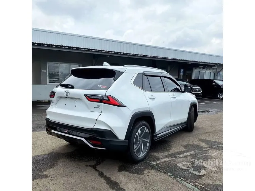 2026 Toyota Yaris Cross S HV with GR Parts Aero Pkg SUV