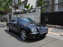 2008 Chrysler 300C Sedan 3.5 L EGG V6 Tangan Pertama Km 46rb Record Service Garasindo American Style Look Nopol Ganjil Pajak April 2020 Mulus Originil