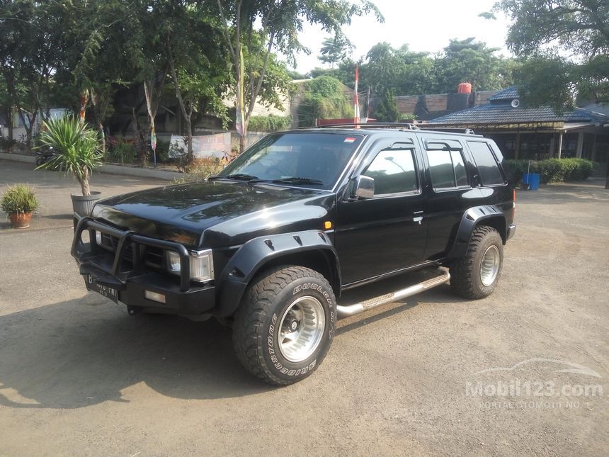 Jual Mobil Nissan Terrano 2001 Spirit 2.4 di Jawa Barat 