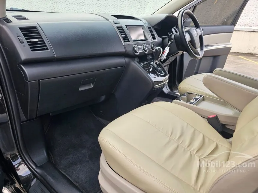 2011 Mazda 8 MPV