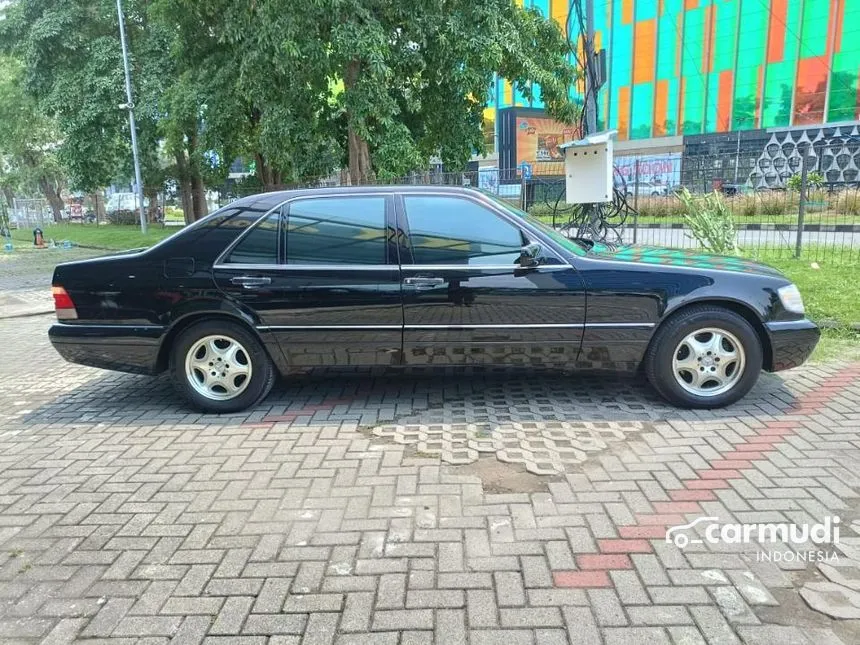 1997 Mercedes-Benz S320 Sedan