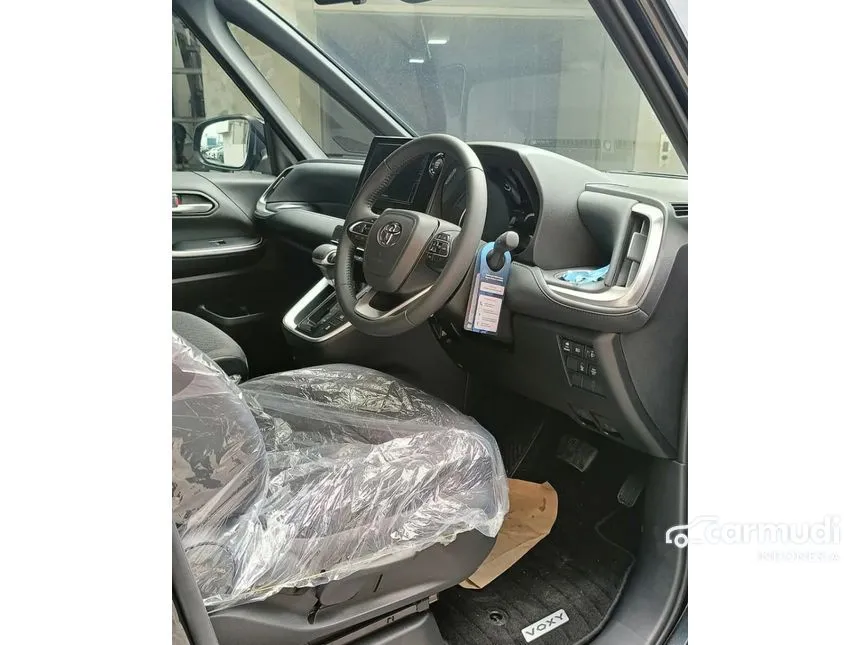 2025 Toyota Voxy (Premium Color) MPV
