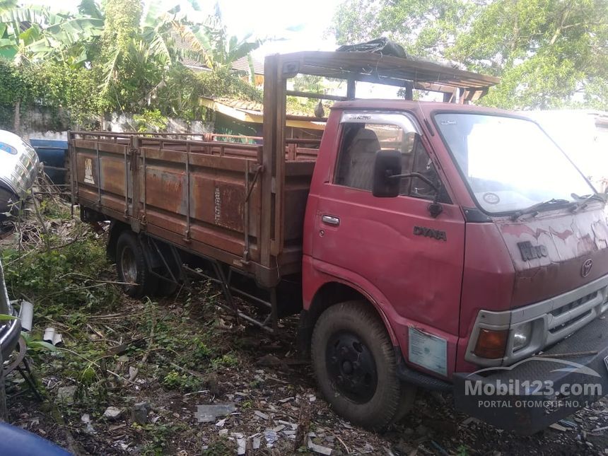 Jual Mobil Toyota Dyna 2005 4.0 di Yogyakarta Manual Trucks Merah Rp 70 