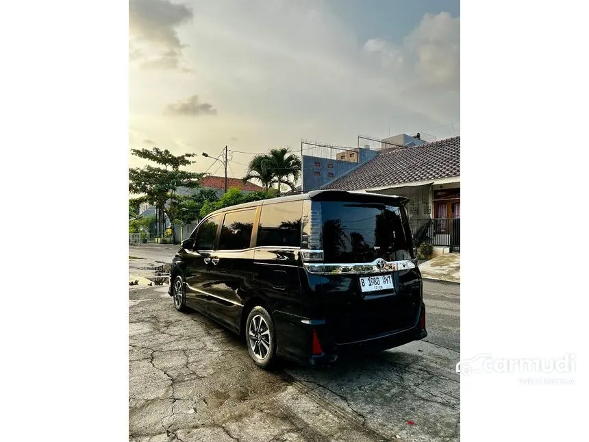 2018 Toyota Voxy MPV