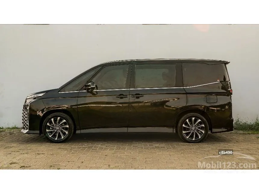 2022 Toyota Voxy (Non Premium Color) MPV