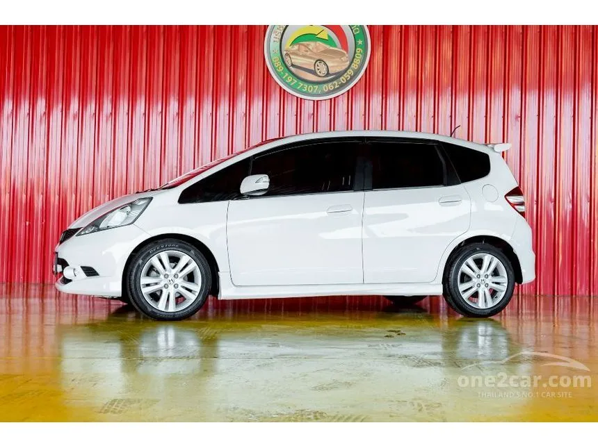 2011 Honda JAZZ SV Hatchback