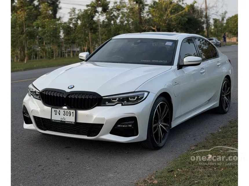 2020 BMW 330e M Sport Sedan